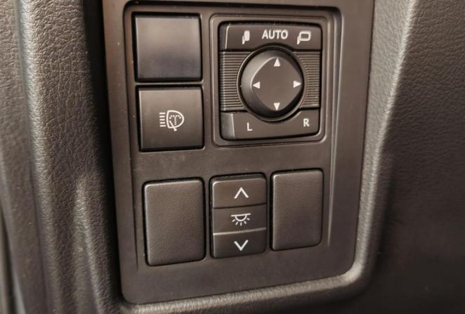 Toyota Land Cruiser Prado 150 Series Рестайлинг 2 с пробегом 2017 года, цена 3 480 000 рублей, 328821 км, внедорожник, Автокод Объявления
