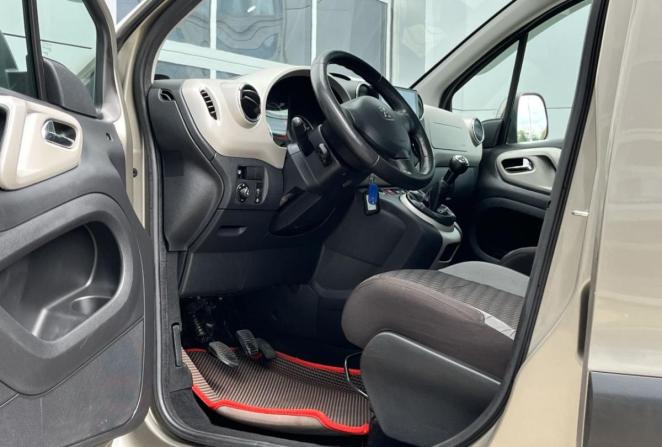Peugeot Partner II Рестайлинг с пробегом 2012 года, цена 750 000 рублей, 235451 км, компактвэн, Автокод Объявления