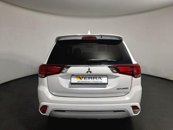 Mitsubishi Outlander III Рестайлинг 3 с пробегом 2022 года, цена 2 650 000 рублей, 11000 км, внедорожник, Автокод Объявления