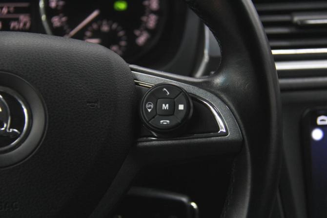 Skoda Rapid I с пробегом 2015 года, цена 1 028 000 рублей, 173000 км, лифтбек, Автокод Объявления