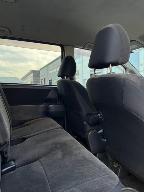 Toyota Voxy II (R70) Омск  - изображение 10