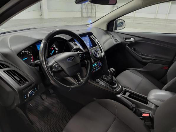 Ford Focus III Рестайлинг с пробегом 2017 года, цена 980 000 рублей, 241903 км, хэтчбек, Автокод Объявления