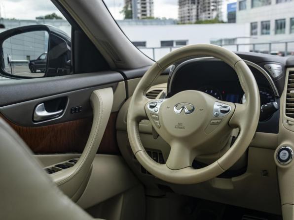 Infiniti QX70 с пробегом 2014 года, цена 2 498 000 рублей, 128606 км, внедорожник, Автокод Объявления
