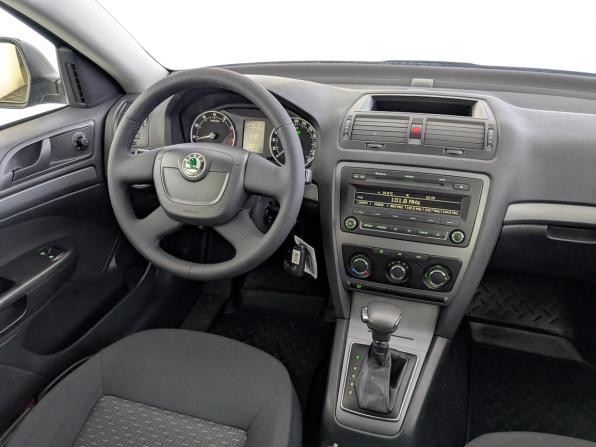 Skoda Octavia II (A5) Рестайлинг с пробегом 2011 года, цена 1 180 000 рублей, 107050 км, лифтбек, Автокод Объявления