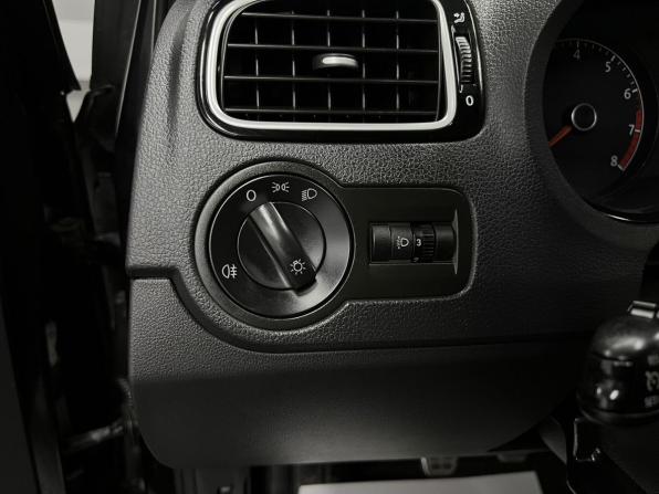 Volkswagen Polo V Рестайлинг с пробегом 2018 года, цена 1 145 000 рублей, 145275 км, седан, Автокод Объявления