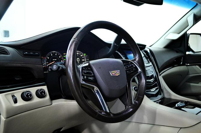 Cadillac Escalade IV с пробегом 2015 года, цена 2 575 000 рублей, 149000 км, внедорожник, Автокод Объявления