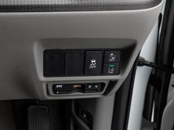 Honda Stepwgn V с пробегом 2016 года, цена 2 148 000 рублей, 64026 км, минивэн, Автокод Объявления