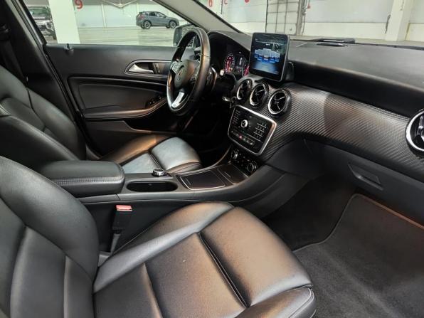 Mercedes-Benz GLA I (X156) Рестайлинг с пробегом 2019 года, цена 2 380 000 рублей, 112218 км, внедорожник, Автокод Объявления