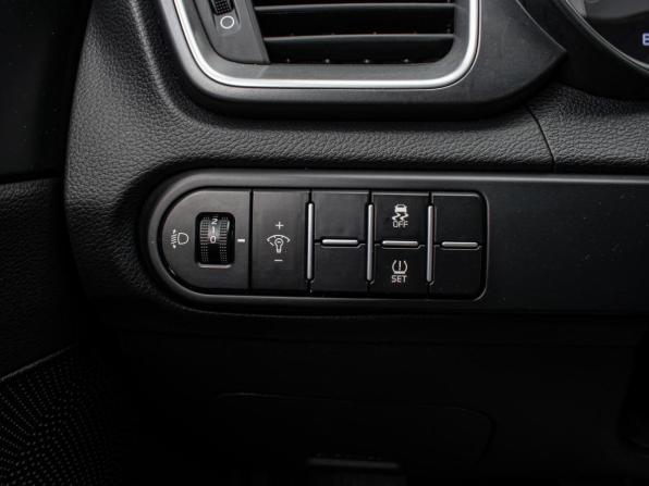 Kia Ceed III Рестайлинг с пробегом 2022 года, цена 2 260 000 рублей, 41418 км, универсал, Автокод Объявления