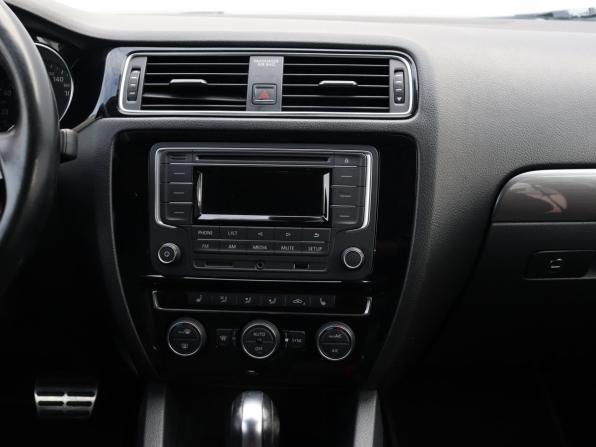 Volkswagen Jetta VI Рестайлинг с пробегом 2016 года, цена 949 000 рублей, 197000 км, седан, Автокод Объявления