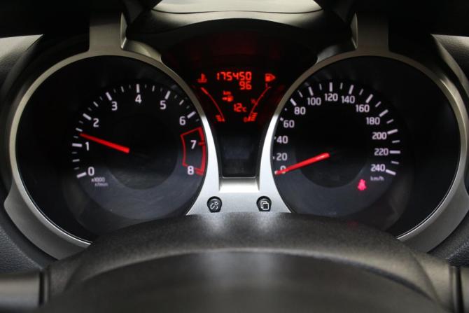 Nissan Juke I с пробегом 2011 года, цена 899 000 рублей, 175441 км, внедорожник, Автокод Объявления