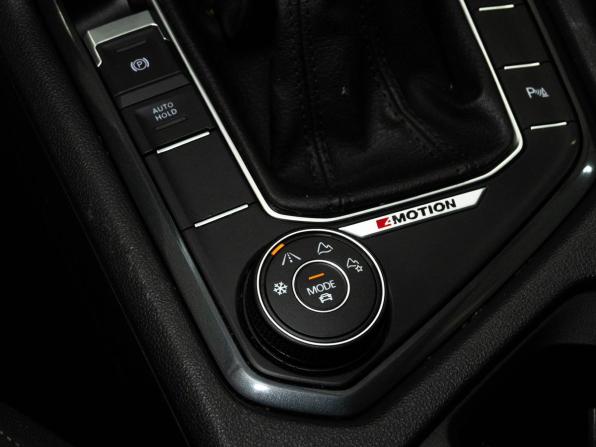 Volkswagen Tiguan II Рестайлинг с пробегом 2021 года, цена 2 833 000 рублей, 123100 км, внедорожник, Автокод Объявления