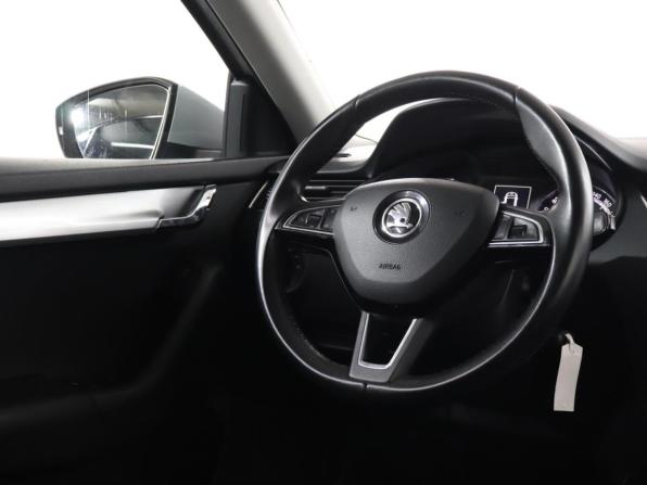 Skoda Octavia III (A7) Рестайлинг с пробегом 2018 года, цена 2 174 000 рублей, 84700 км, лифтбек, Автокод Объявления