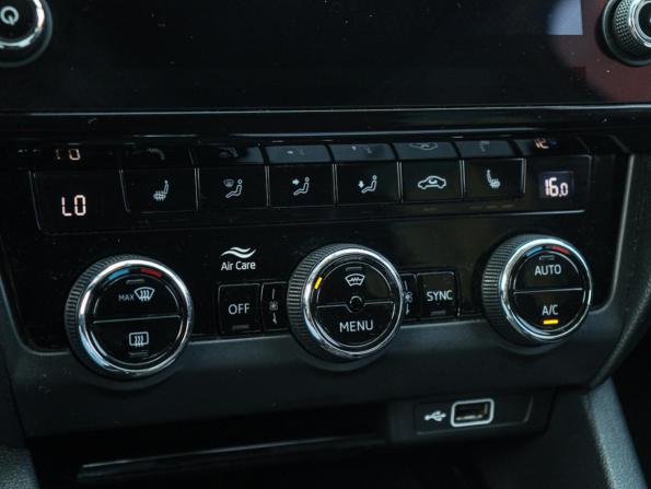 Skoda Octavia III (A7) Рестайлинг с пробегом 2020 года, цена 2 320 000 рублей, 95263 км, лифтбек, Автокод Объявления