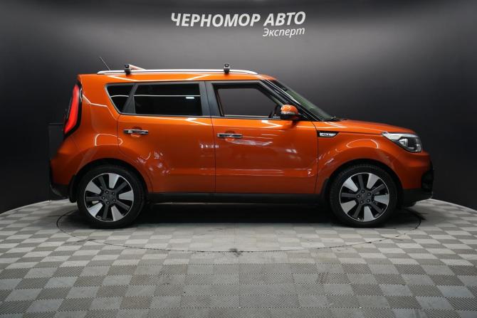 Kia Soul II Рестайлинг с пробегом 2017 года, цена 1 532 000 рублей, 157000 км, хэтчбек, Автокод Объявления