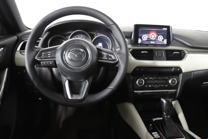 Mazda 6 III (GJ) Рестайлинг с пробегом 2017 года, цена 1 719 990 рублей, 201732 км, седан, Автокод Объявления