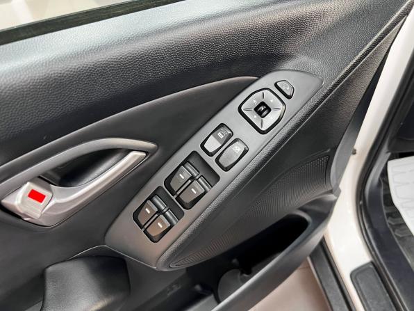 Hyundai ix35 I с пробегом 2012 года, цена 1 245 000 рублей, 179737 км, внедорожник, Автокод Объявления