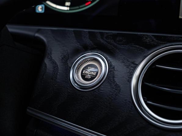 Mercedes-Benz E-Класс V (W213 S213 C238) Рестайлинг с пробегом 2021 года, цена 4 280 000 рублей, 105288 км, седан, Автокод Объявления