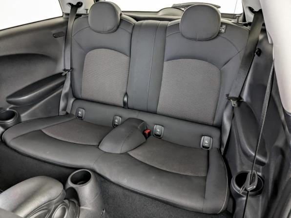 Mini Hatch III (F55/F56) Рестайлинг с пробегом 2018 года, цена 1 715 000 рублей, 81512 км, хэтчбек, Автокод Объявления