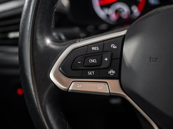 Volkswagen Polo VI с пробегом 2022 года, цена 1 600 000 рублей, 35701 км, лифтбек, Автокод Объявления