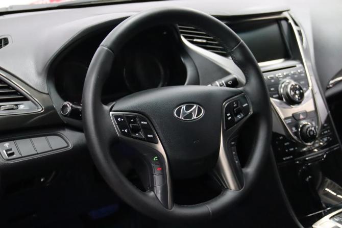 Hyundai Grandeur V с пробегом 2012 года, цена 1 335 350 рублей, 244386 км, седан, Автокод Объявления