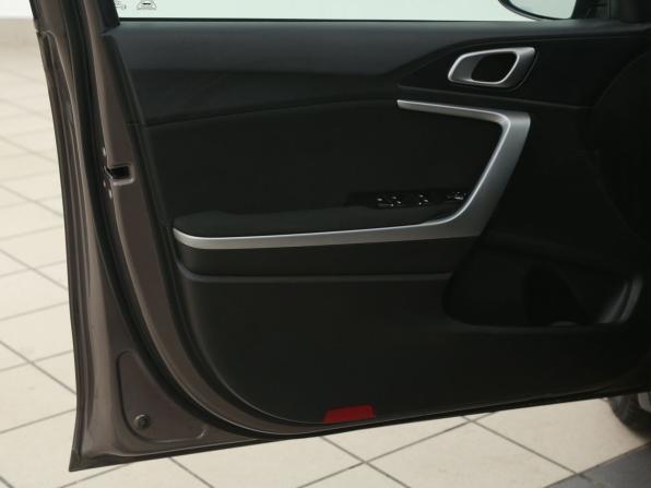 Kia Ceed III с пробегом 2019 года, цена 1 615 000 рублей, 124800 км, универсал, Автокод Объявления