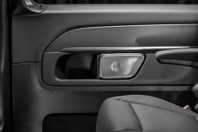 Новый Mercedes-Benz V-Класс III (W447) Рестайлинг 2 2025 года, цена 15 907 800 рублей, минивэн, Автокод Объявления