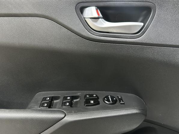 Hyundai Solaris II Рестайлинг с пробегом 2021 года, цена 1 499 000 рублей, 175841 км, седан, Автокод Объявления