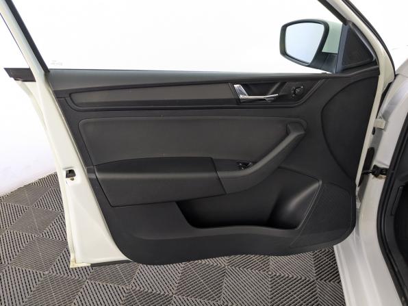 Skoda Rapid II с пробегом 2021 года, цена 1 260 000 рублей, 197244 км, лифтбек, Автокод Объявления