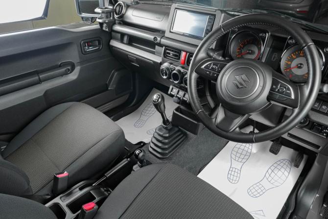 Suzuki Jimny IV с пробегом 2021 года, цена 1 849 000 рублей, 55000 км, внедорожник, Автокод Объявления