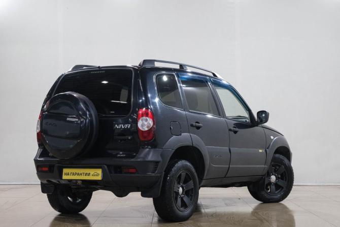 Chevrolet Niva I Рестайлинг с пробегом 2017 года, цена 829 000 рублей, 88000 км, внедорожник, Автокод Объявления