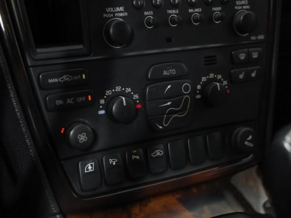 Volvo XC70 I Рестайлинг с пробегом 2006 года, цена 899 000 рублей, 322908 км, универсал, Автокод Объявления