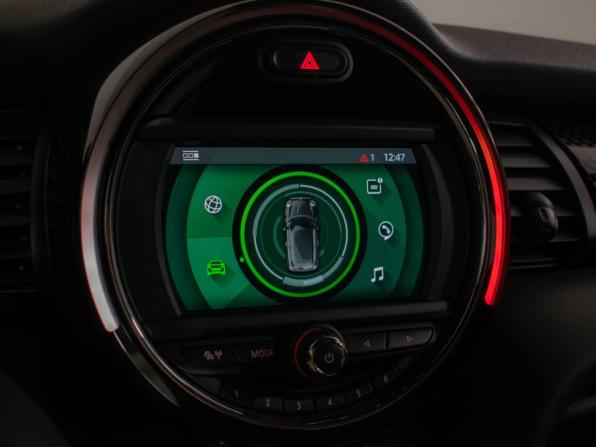 Mini Hatch III (F55/F56) Рестайлинг с пробегом 2020 года, цена 2 770 000 рублей, 66950 км, хэтчбек, Автокод Объявления