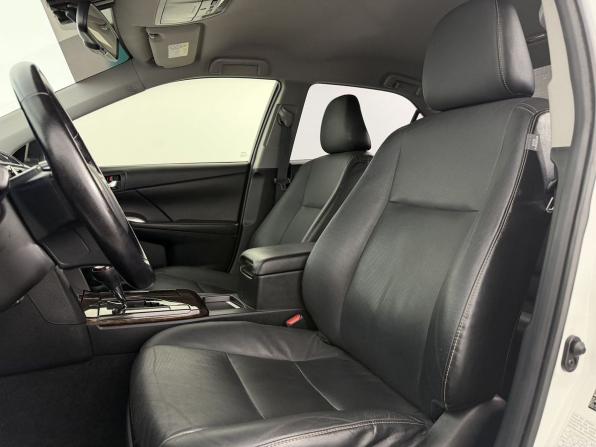 Toyota Camry VII (XV50) Рестайлинг с пробегом 2015 года, цена 1 900 000 рублей, 182000 км, седан, Автокод Объявления