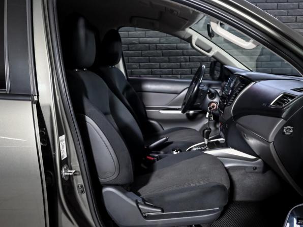 Mitsubishi L200 V с пробегом 2018 года, цена 2 760 000 рублей, 106007 км, пикап, Автокод Объявления