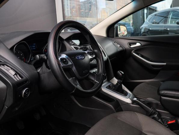 Ford Focus III с пробегом 2015 года, цена 878 000 рублей, 171863 км, хэтчбек, Автокод Объявления