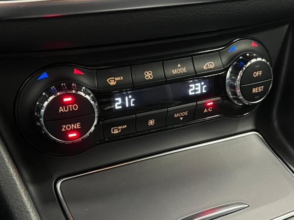 Mercedes-Benz GLA I (X156) Рестайлинг с пробегом 2019 года, цена 2 968 000 рублей, 14554 км, внедорожник, Автокод Объявления