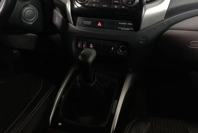 Mitsubishi L200 V с пробегом 2018 года, цена 1 950 000 рублей, 204402 км, offers.body_type.unknown, Автокод Объявления