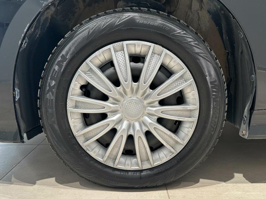 Toyota Prius IV (XW50) Екатеринбург  - изображение 11