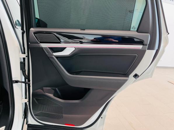 Volkswagen Touareg III с пробегом 2019 года, цена 5 150 000 рублей, 135823 км, внедорожник, Автокод Объявления