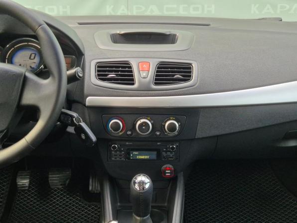 Renault Fluence I Рестайлинг с пробегом 2013 года, цена 695 000 рублей, 178170 км, седан, Автокод Объявления