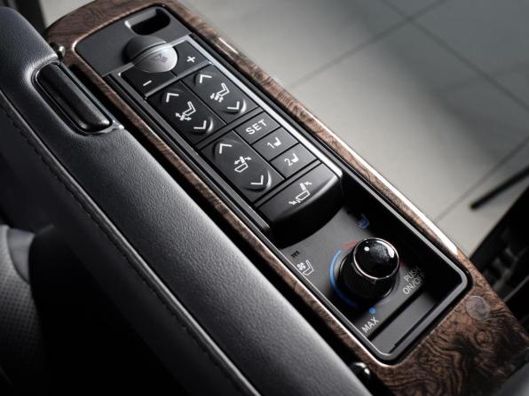 Toyota Alphard III Рестайлинг с пробегом 2021 года, цена 9 169 000 рублей, 39796 км, минивэн, Автокод Объявления
