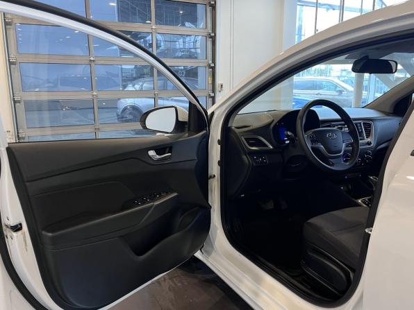 Hyundai Solaris II Рестайлинг с пробегом 2022 года, цена 1 774 000 рублей, 97425 км, седан, Автокод Объявления