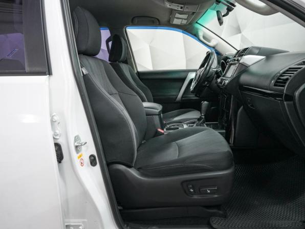 Toyota Land Cruiser Prado 150 Series Рестайлинг 1 с пробегом 2014 года, цена 3 295 000 рублей, 207492 км, внедорожник, Автокод Объявления