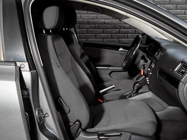 Volkswagen Jetta VI с пробегом 2012 года, цена 710 000 рублей, 303601 км, седан, Автокод Объявления