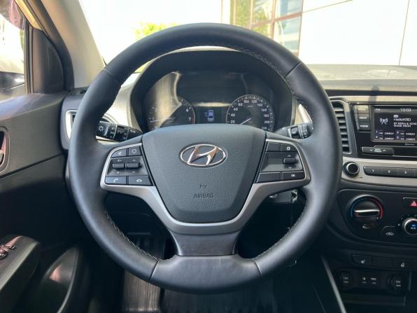 Hyundai Solaris II с пробегом 2018 года, цена 1 420 000 рублей, 111946 км, седан, Автокод Объявления