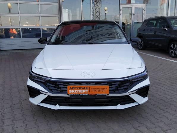 Hyundai Elantra VII (CN7) Рестайлинг с пробегом 2024 года, цена 2 300 000 рублей, 15556 км, седан, Автокод Объявления