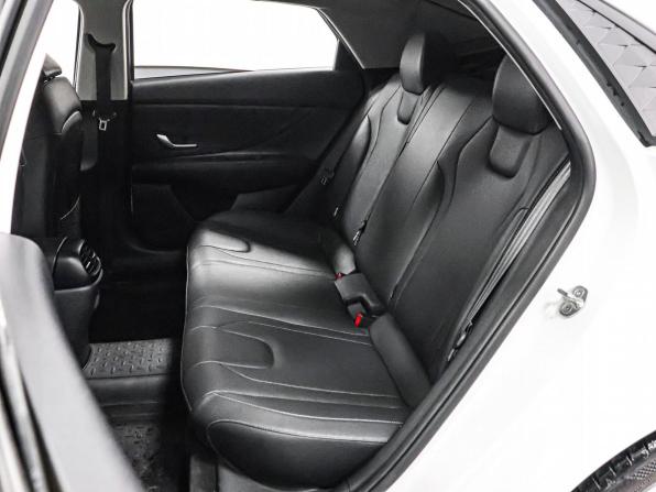 Hyundai Elantra VII (CN7) Рестайлинг с пробегом 2023 года, цена 1 999 000 рублей, 66016 км, седан, Автокод Объявления