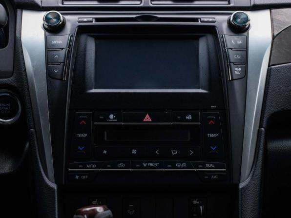 Toyota Camry VII (XV50) Рестайлинг 2 с пробегом 2017 года, цена 1 524 000 рублей, 398917 км, седан, Автокод Объявления