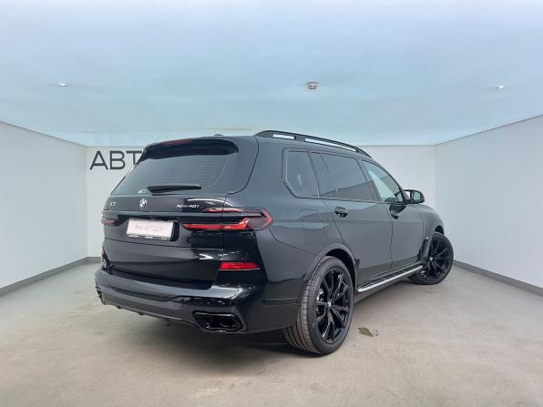 BMW X7 I (G07) Рестайлинг с пробегом 2025 года, цена 15 860 000 рублей, 5630 км, внедорожник, Автокод Объявления
